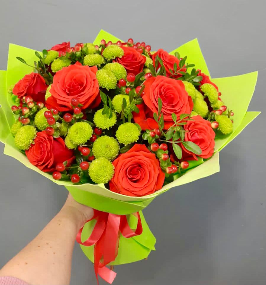 Букет цветов из: Хризантемы и Розы в Головково