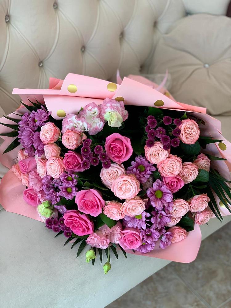 Букет цветов из: Хризантемы, Розы и Лизиантусы в Головково