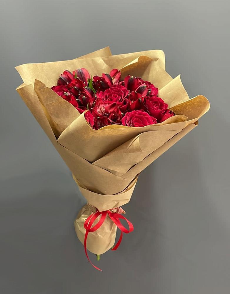 Букет цветов из: Альстромерии и Розы в Головково