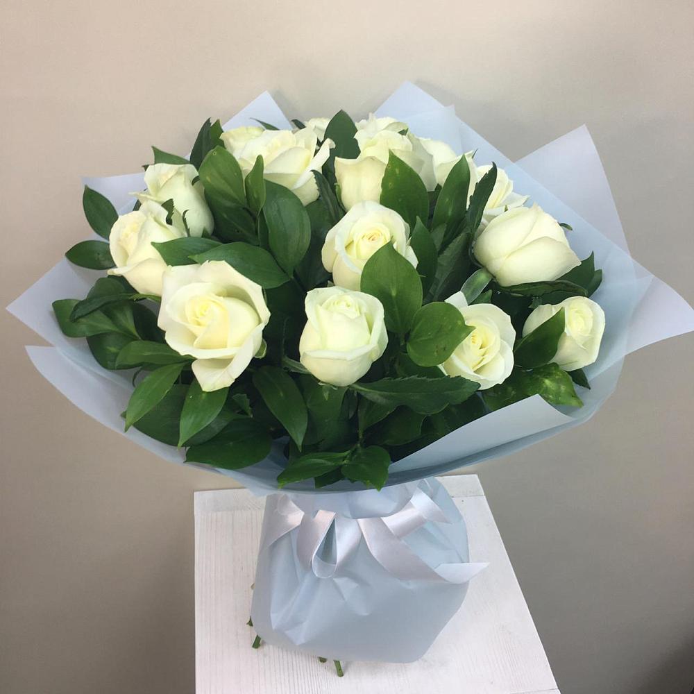 Букет 15 Белых роз Проуд в Головково
