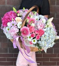 Цветочная композиция из Розы, Хризантемы, Пионы и Лизиантусы в корзине #REPLACE_PRED# Головково