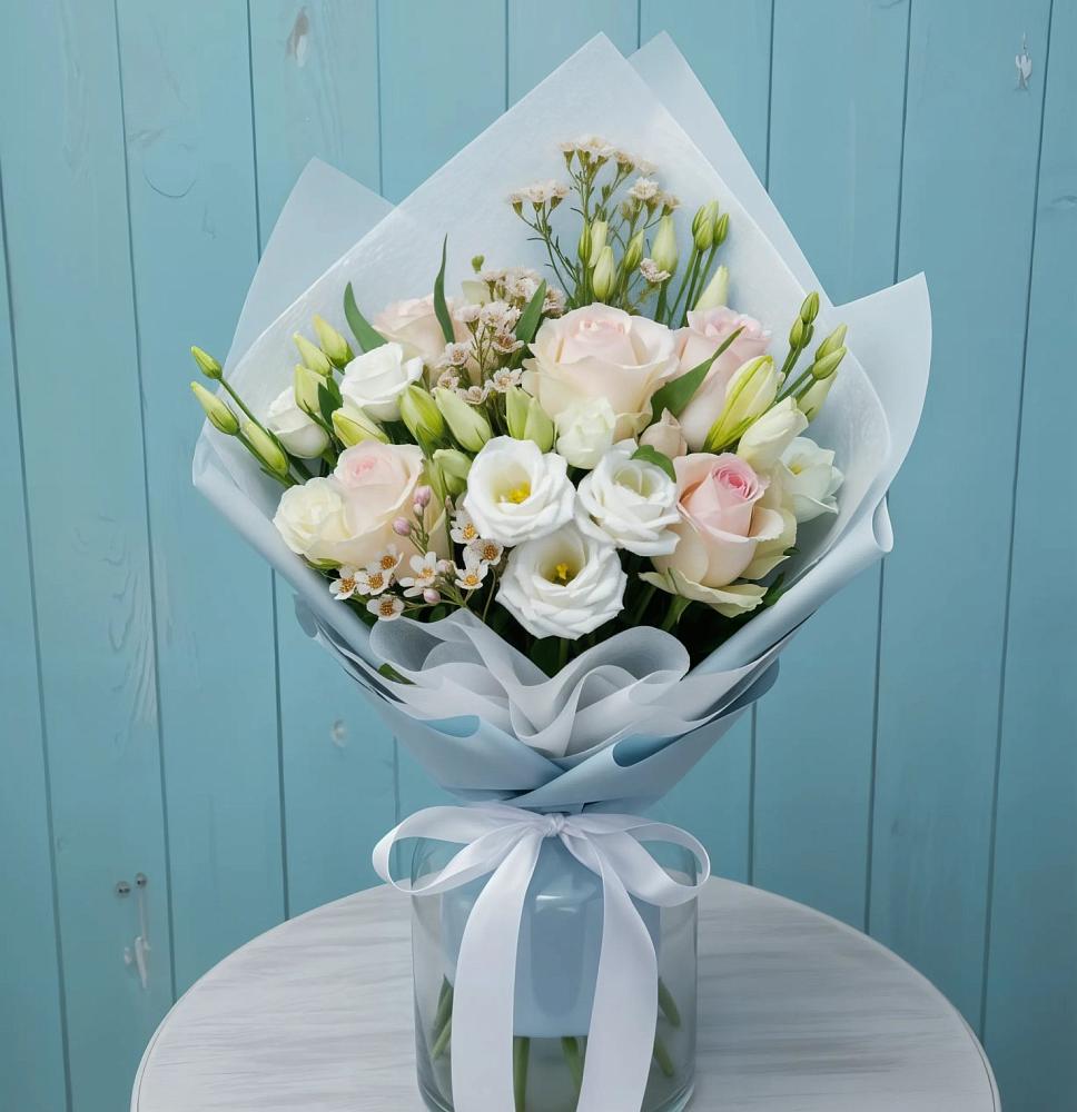 Букет цветов из: Розы и Лизиантусы в Головково