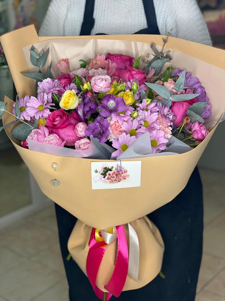 Букет цветов из: Хризантемы, Гвоздики и Альстромерии в Головково