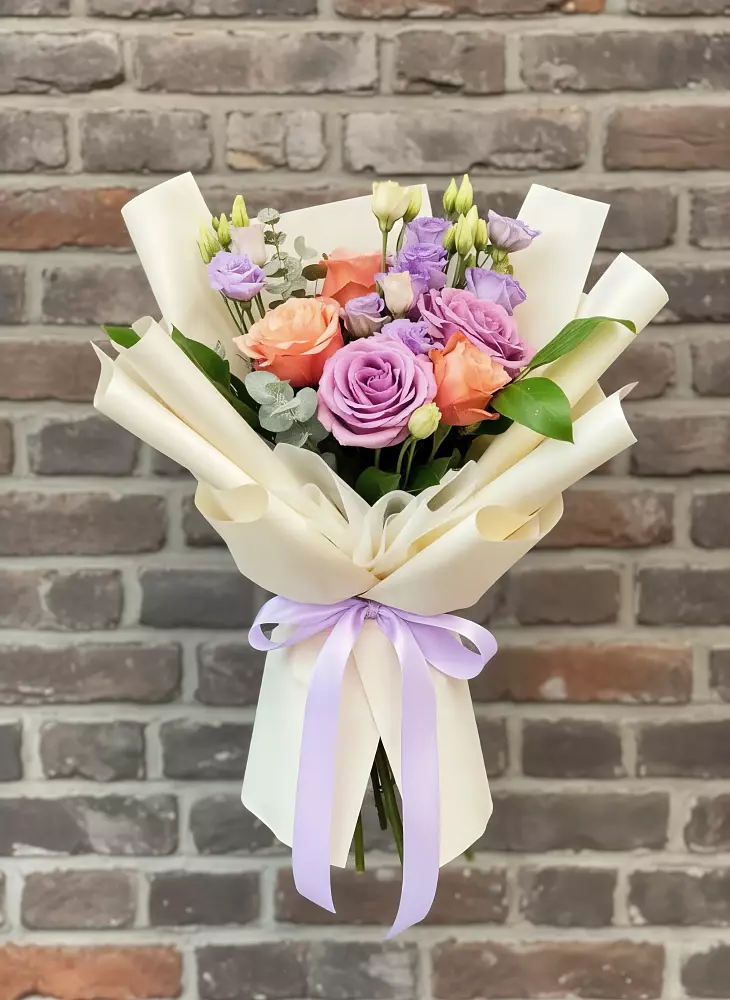 Букет цветов из: Лизиантусы и Розы в Головково