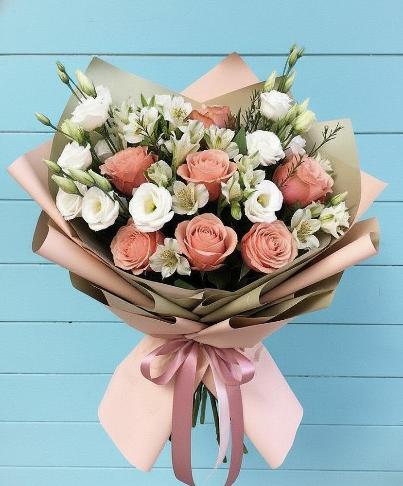 Букет цветов из: Розы, Альстромерии и Лизиантусы в Головково