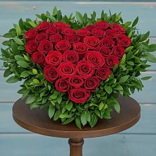 Цветочная композиция из Розы в виде сердца в Головково