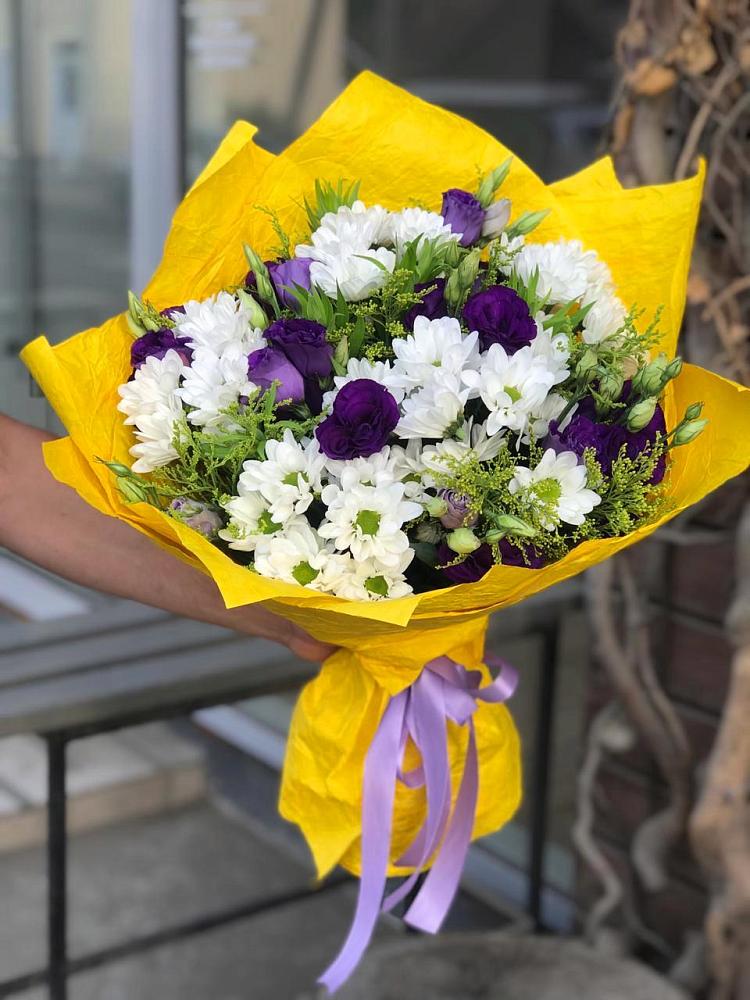 Букет цветов из: Ирисы, Хризантемы и Ромашки в Головково