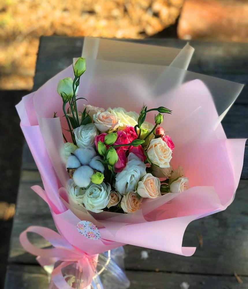 Букет цветов из: Розы и Лизиантусы в Головково