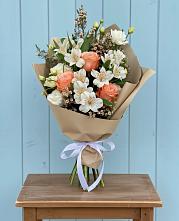 Букет цветов из:  Альстромерии, Лизиантусы, Розы и Хризантемы #REPLACE_PRED# Головково