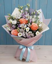 Букет цветов из:  Лизиантусы, Розы, Альстромерии и Гипсофила в Головково