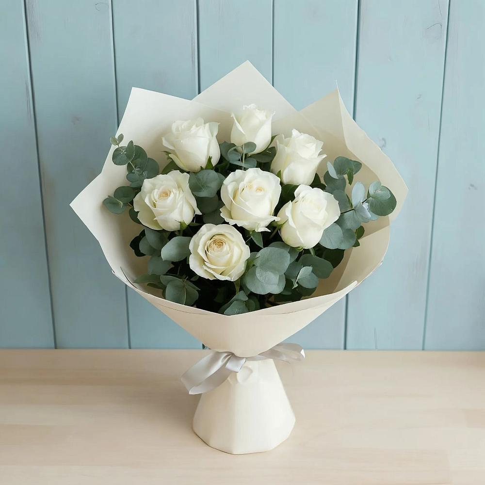 Букет Белые розы в Эвкалипте в Головково