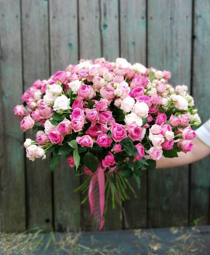 Букет Розовые кустовые розы Натали и Лав Лидия в Головково