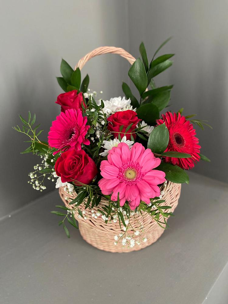 Цветочная композиция из Розы, Хризантемы и Герберы в корзине в Головково