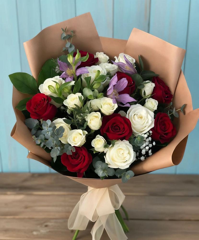 Букет цветов из: Розы и Альстромерии в Головково