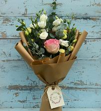 Букет цветов из:  Розы и Лизиантусы в Головково