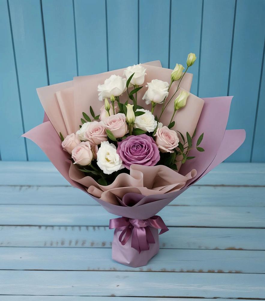 Букет цветов из: Розы и Лизиантусы в Головково